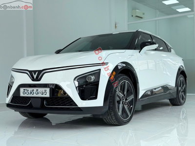Xe VinFast VF7 Plus 2025