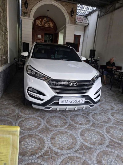 Hyundai Tucson Bản cao cấp Trắng