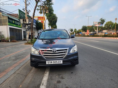 Xe Toyota Innova 2.0E 2015