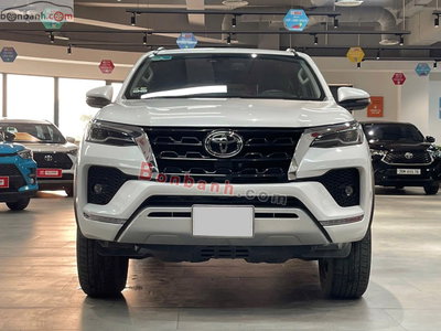 Xe Toyota Fortuner 2.8V 4x4 AT 2021