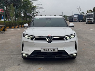 VinFast VF9 Eco - 2024 Miễn Phí Sạc