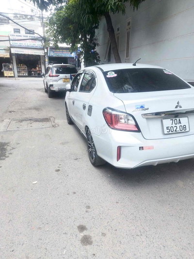 Mitsubishi Attrage 2024 MT 46.000km Trắng