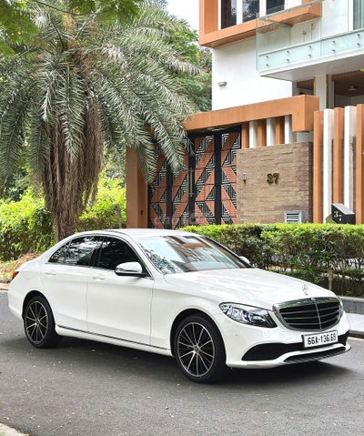 Merc C200 Exclusive model 2021 chỉ 17 ngàn Km !