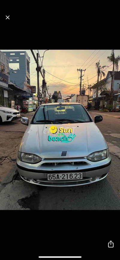 Fiat 2002 màu Bạc