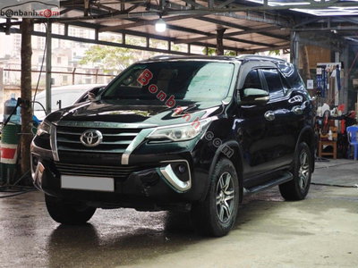 Xe Toyota Fortuner 2.7V 4x2 AT 2017