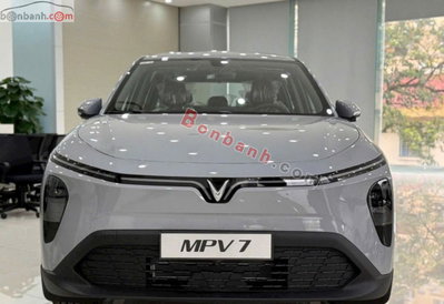 Xe VinFast VF MPV 7 AT 2026