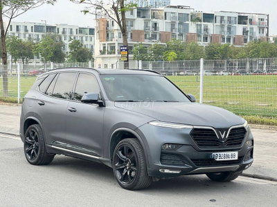 VinFast Lux SA Premium 2020