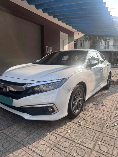 Honda Civic 1.8G Trắng, nhập Thái