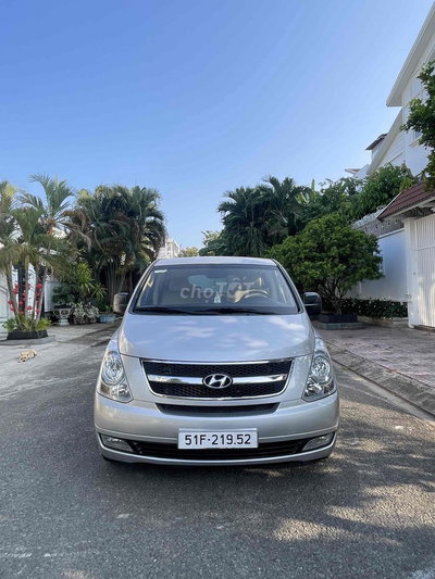 Hyundai Starex 2010 Bạc