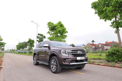 Ford Everest 2022 Titanium 4x4 39.000 km Nâu