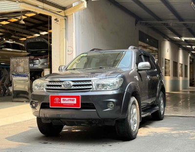 Fortuner 2.7V AT 4x4 2011