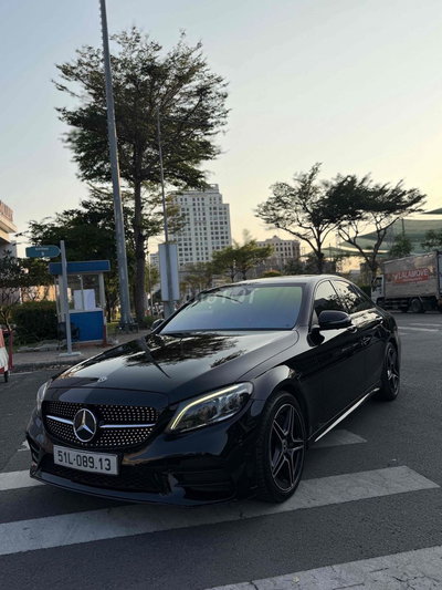Mercedes C300 AMG Model 2020 Đen 45.000 Miles