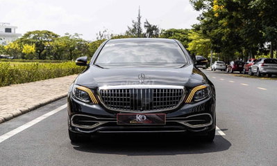 Mercedes E200 model 2019 up Maybach màu đen