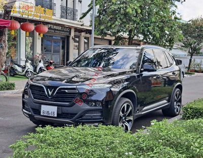 Xe VinFast Lux SA 2.0 Premium 2.0 AT 2021