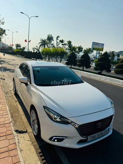 Mazda 3 2017 2.0 full Trắng