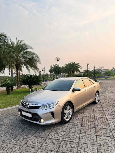 Toyota Camry 2015 2.5Q Vàng cát