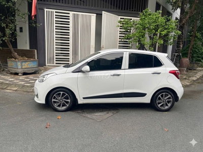 Hyundai i10 Trắng 4 vạn