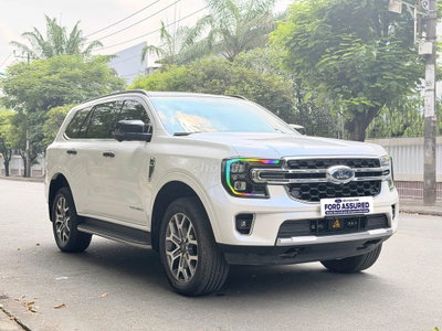 🚘 Ford Everest Titanium 2 cầu 2023 - Nội Thất Nâu