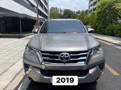 Cần bán Fortuner 2019 AT máy dầu xe đi cực đẹp