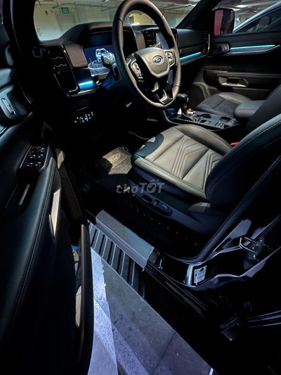 Ford Everest Titanium 2023 Đen