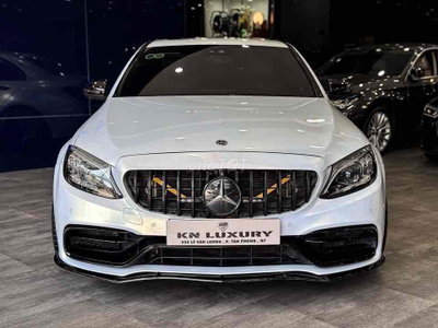 Mercedes C300 AMG Model 2020 69.000km Trắng