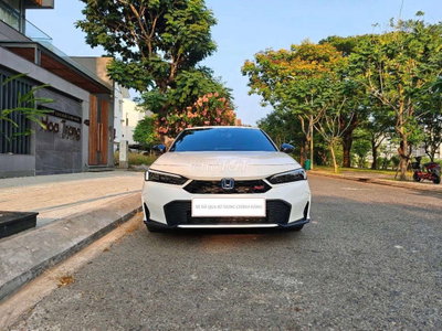 Honda Civic RS HEV Trắng 10.500 km