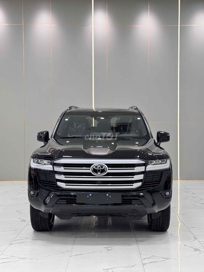 Toyota Land Cruiser LC300 2026 Giao Ngay