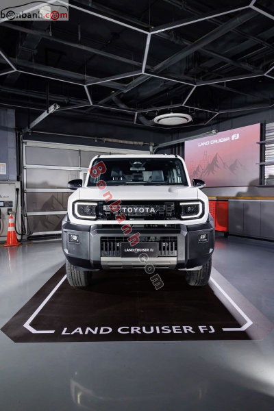 Xe Toyota Land Cruiser FJ 2.7L AT AWD 2026