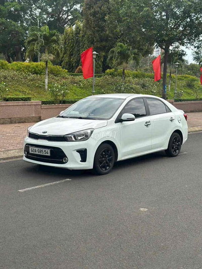 Kia Soluto 2019 Trắng Số sàn