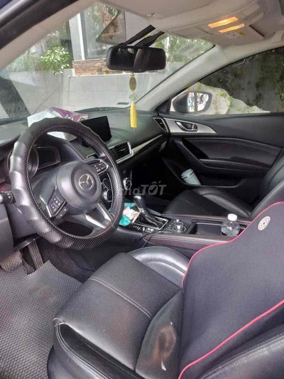 Mazda 3 2019 Xanh gia đình