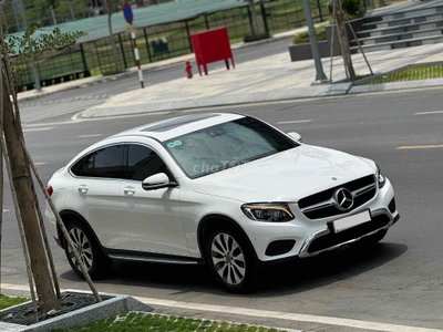 Mercedes-Benz GLC300 Coupé 2019 53.000 km