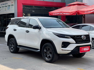 Toyota Fortuner 2022 2.4G MT Trắng