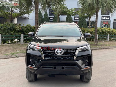 Xe Toyota Fortuner 2.4G 4x2 AT 2021