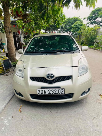 Toyota Yaris 2011 Vàng cát