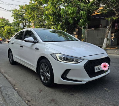 Hyundai Elantra 2016 1.6 AT Trắng
