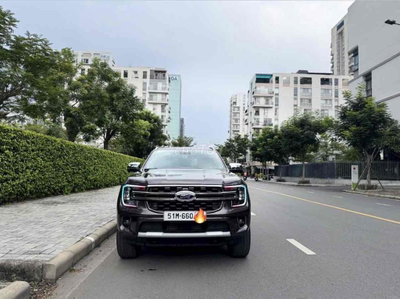 Ford Everest 2025 Titanium 4x2 8000 km