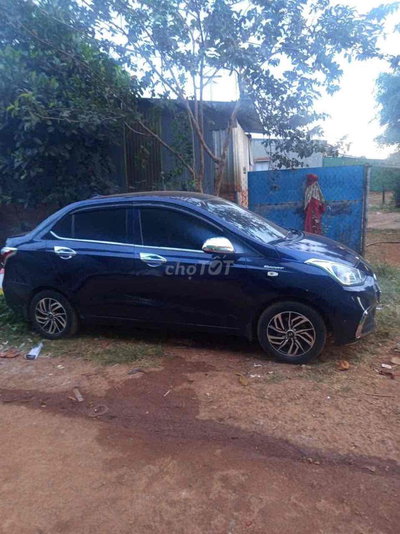 Hyundai Grand i10 Xanh 5 chỗ