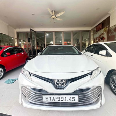 Toyota Camry 2020 2.5Q Trắng