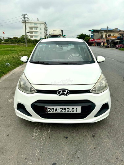 Hyundai i10 màu Trắng