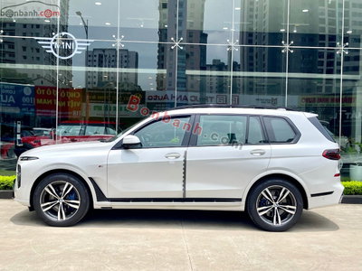 Xe BMW X7 xDrive40i M Sport 2023