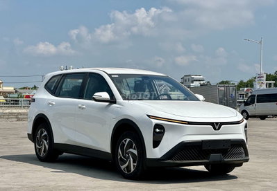 Xe điện VinFast Limo Green Trắng