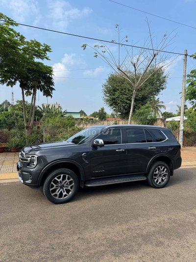 Ford Everest 2023 Titanium 1 cầu