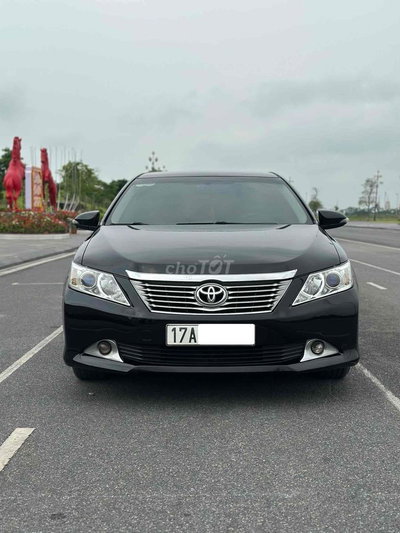 Toyota Camry 2012 2.0E Form mới