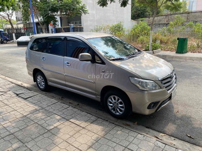 Toyota Innova 2015 Số tự động