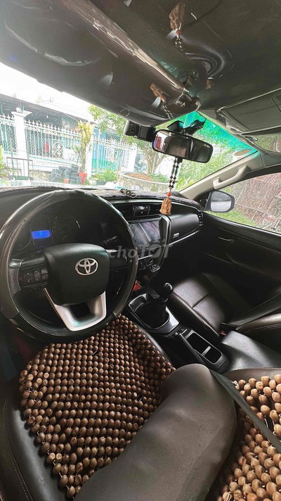 Toyota Fortuner 2017 Bạc