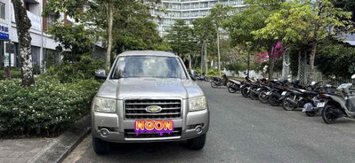 Ford Everest Bạc 7 chỗ