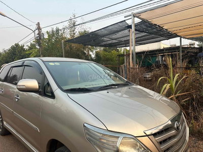 Toyota Innova 2015 Vàng cát