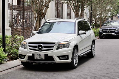 Mercedes-Benz GLK300 AMG 2011 Trắng