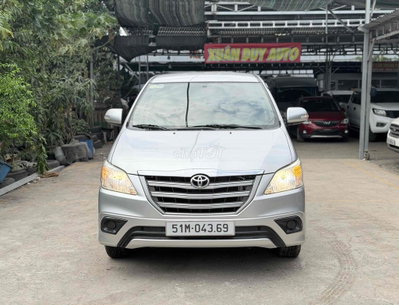 INNOVA 2.0E 2015 SỐ SÀN ,BẢO HÀNH 1 NĂM XE GIAĐÌNH