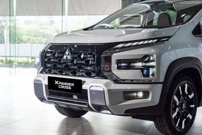 Mitsubishi Xpander Cross Trắng 7 chỗ